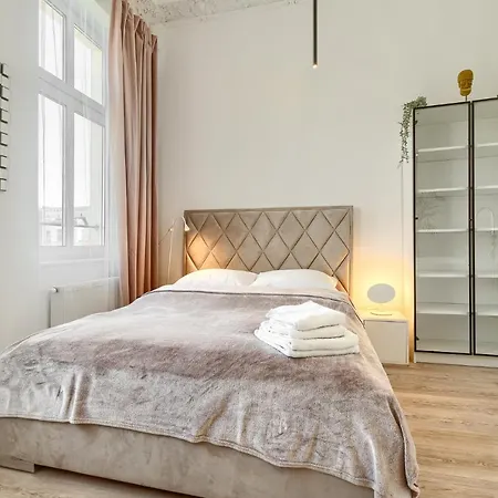 Kamienica Centrum Nr 14 *