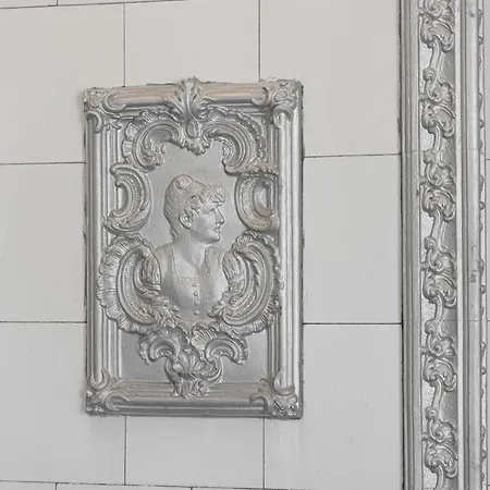 Kamienica Centrum Nr 14 *