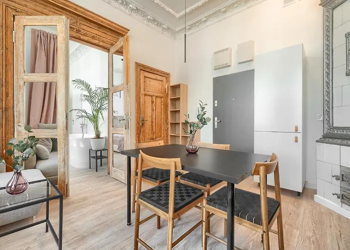 Kamienica Centrum Nr 14 *